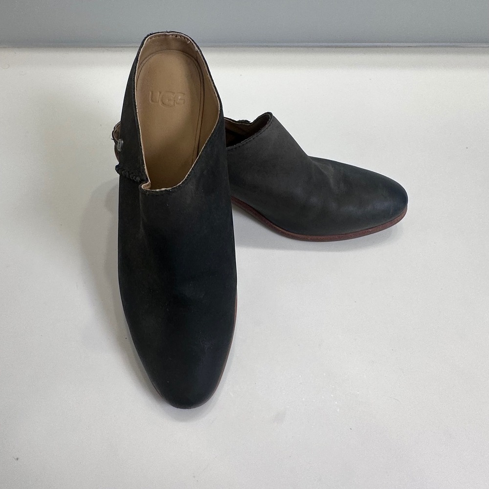 UGG Black Leather Block Heel Mules Almond Toe Slip On Shoes 1114273‎ Womens 8